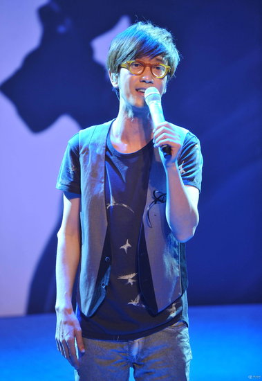 周传雄发新片暴瘦12公斤 自爆曾被第三者插足