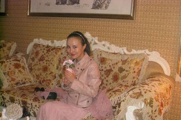 干露露素颜照遭曝光 网友调侃“可辟邪”