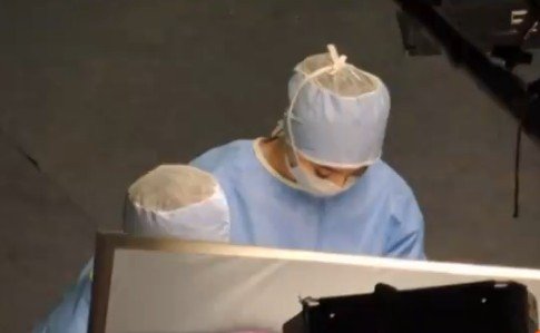 范冰冰秘密加盟《钢铁侠3》 小护士造型曝光