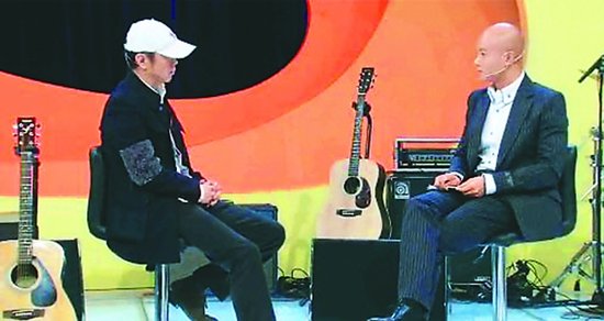 乐嘉顶替撒贝宁首上央视任主持 猛夸崔健皮肤好