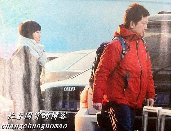 网曝柴静与老公私密合影照 一同购物用餐显恩爱